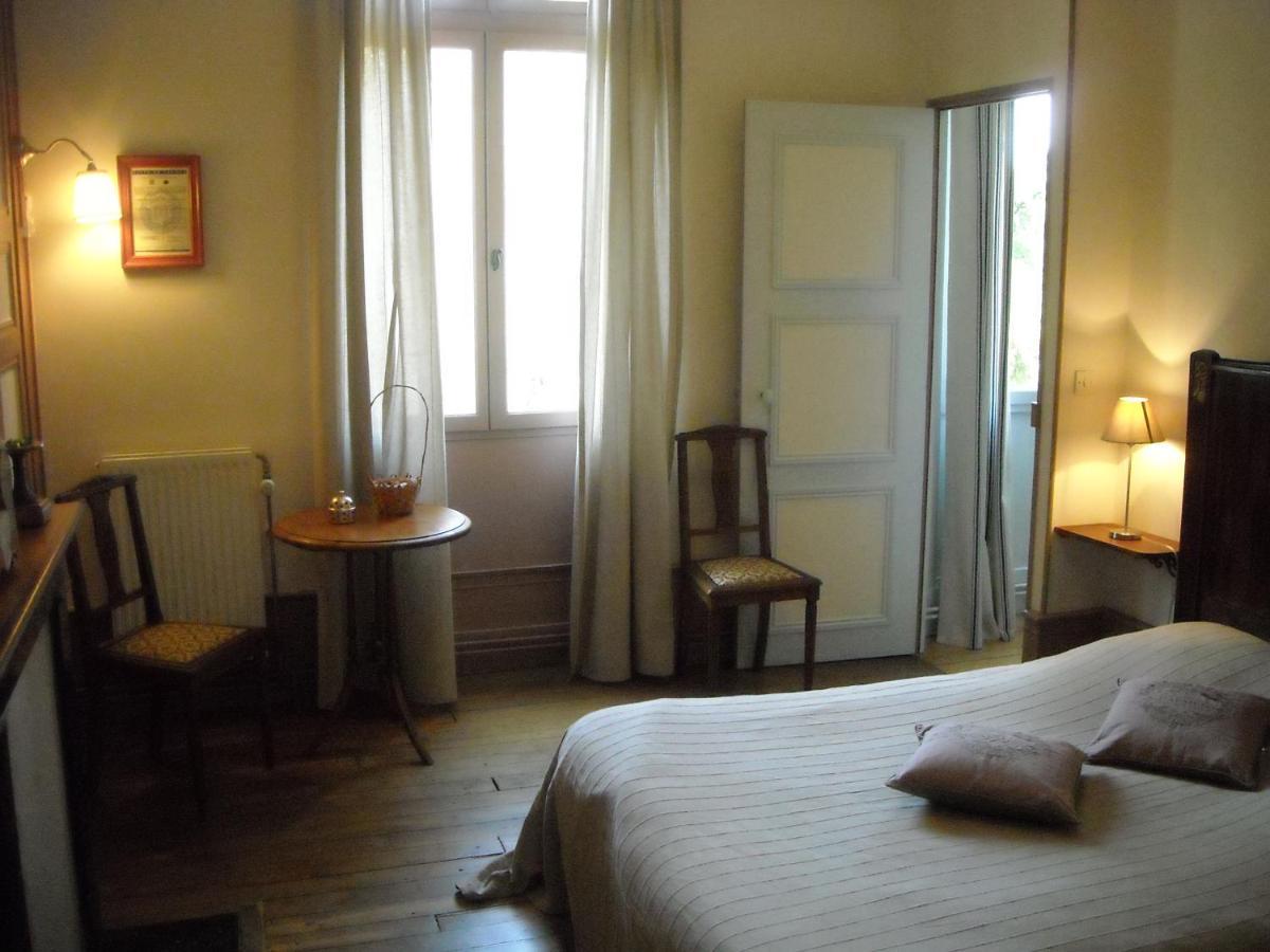 Chateau De Pougy エクステリア 写真